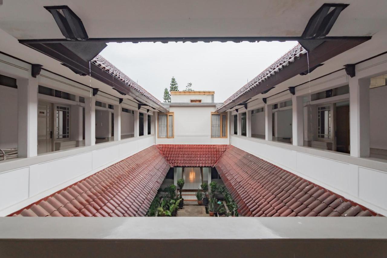 Koolkost Near Bandung Station Hotell Exteriör bild