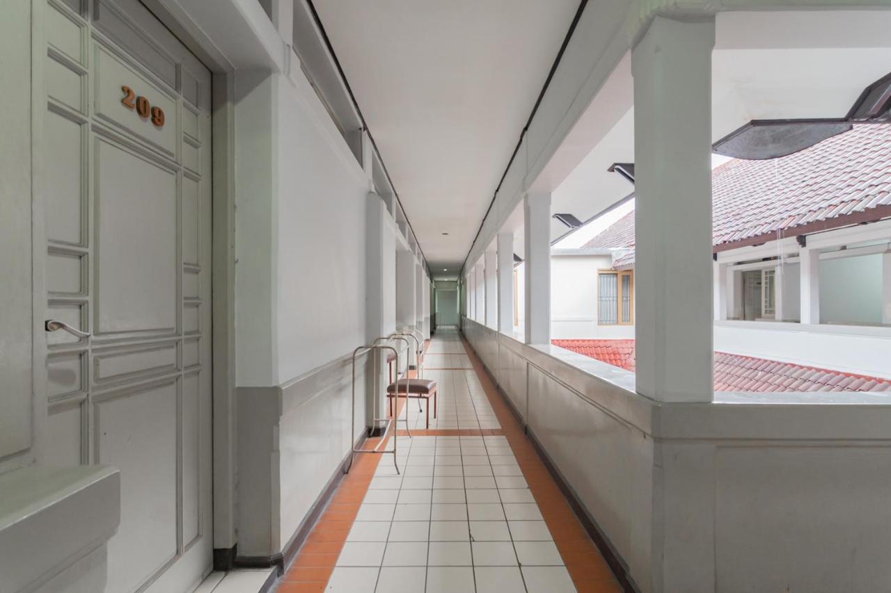Koolkost Near Bandung Station Hotell Exteriör bild