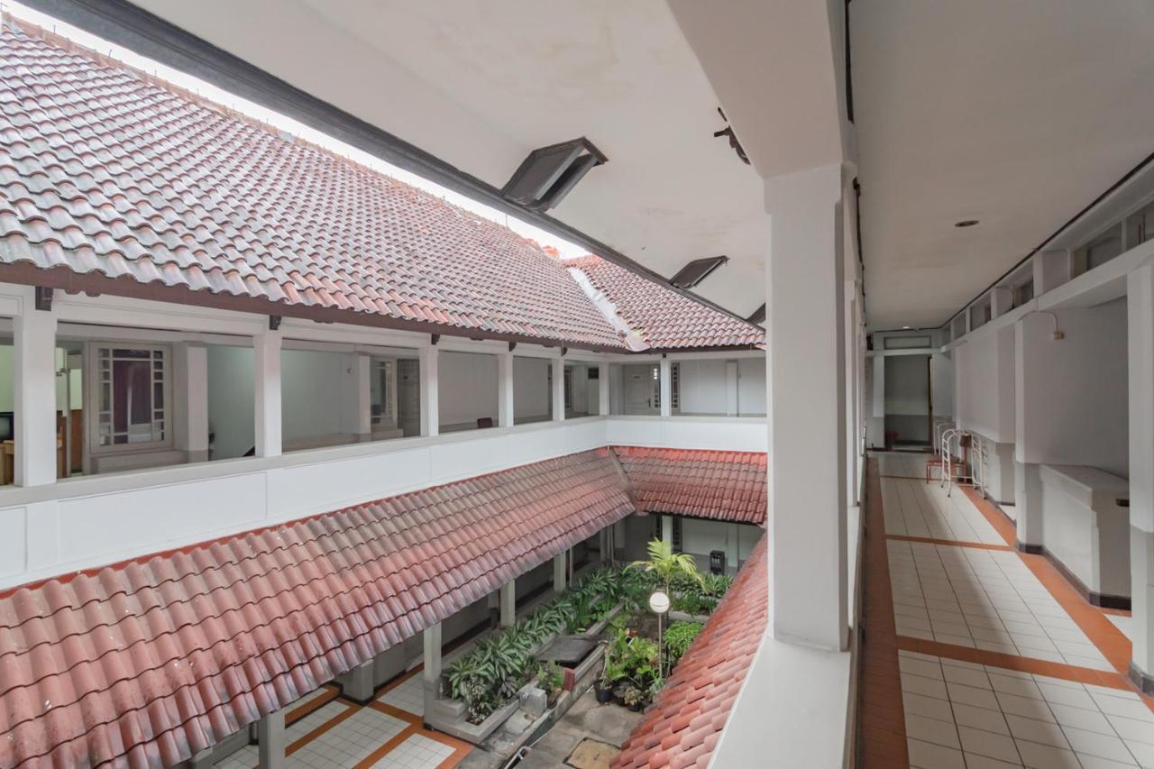 Koolkost Near Bandung Station Hotell Exteriör bild