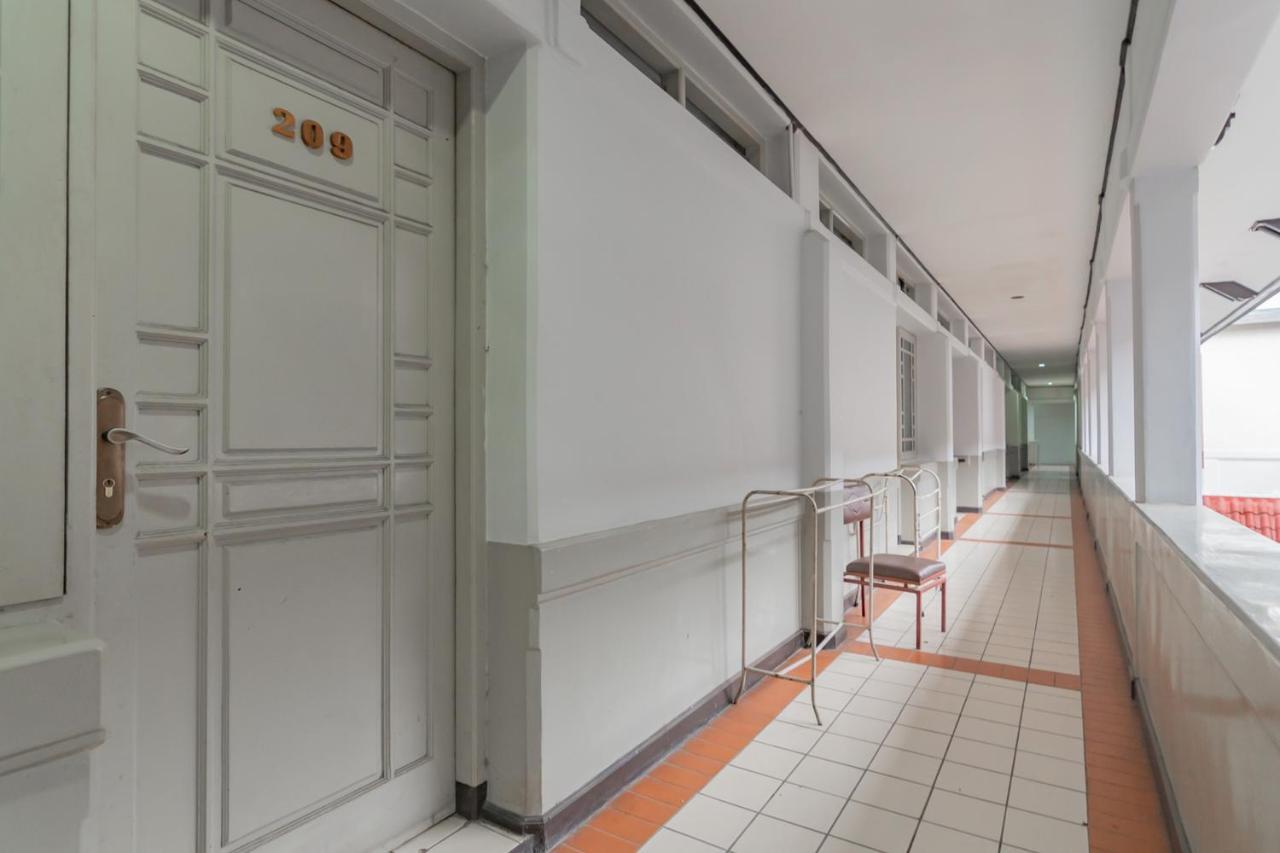 Koolkost Near Bandung Station Hotell Exteriör bild